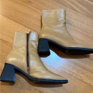 Vagabond Hedda Tan Heeled leather Boots